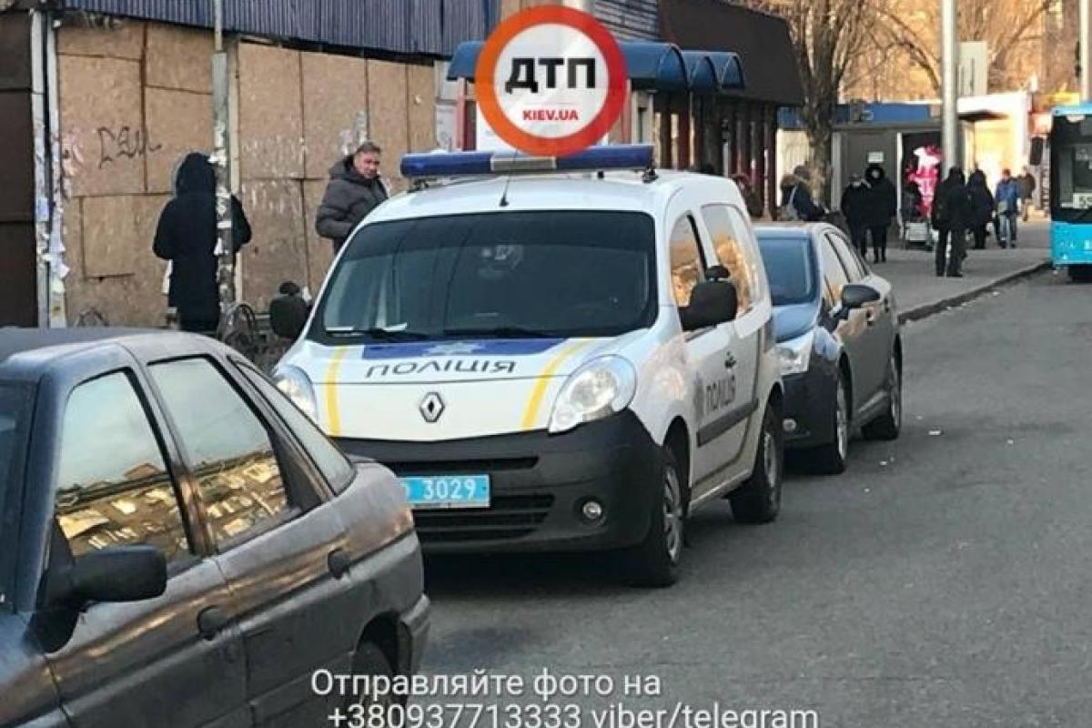 В киевском ресторане зарезали военнослужащего, полиция ищет убийцу В киевском ресторане зарезали военнослужащего, полиция ищет убийцу