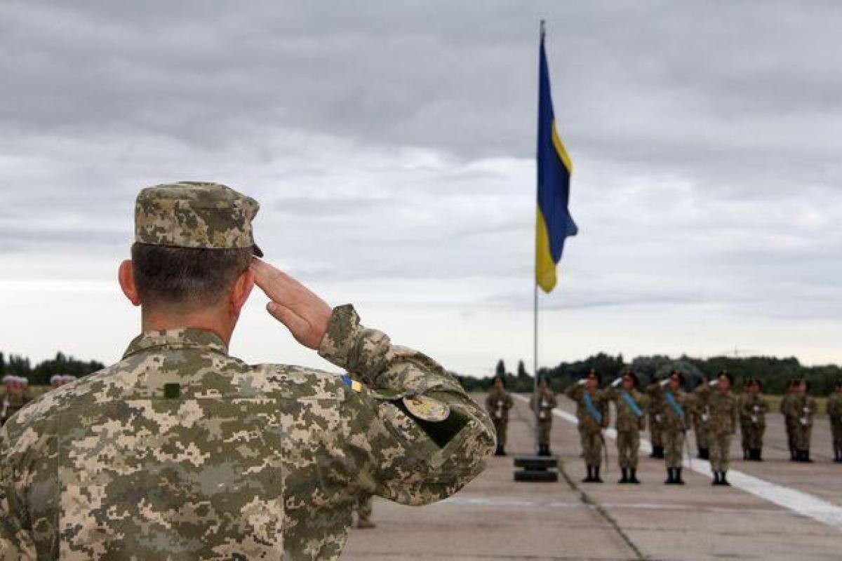 Прощай, «совок»: в украинской армии может измениться воинское приветствие