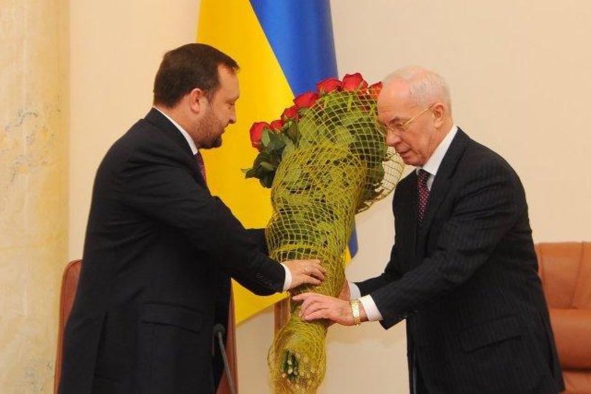 Азаров и Арбузов официально объявлены в розыск Азаров и Арбузов официально объявлены в розыск