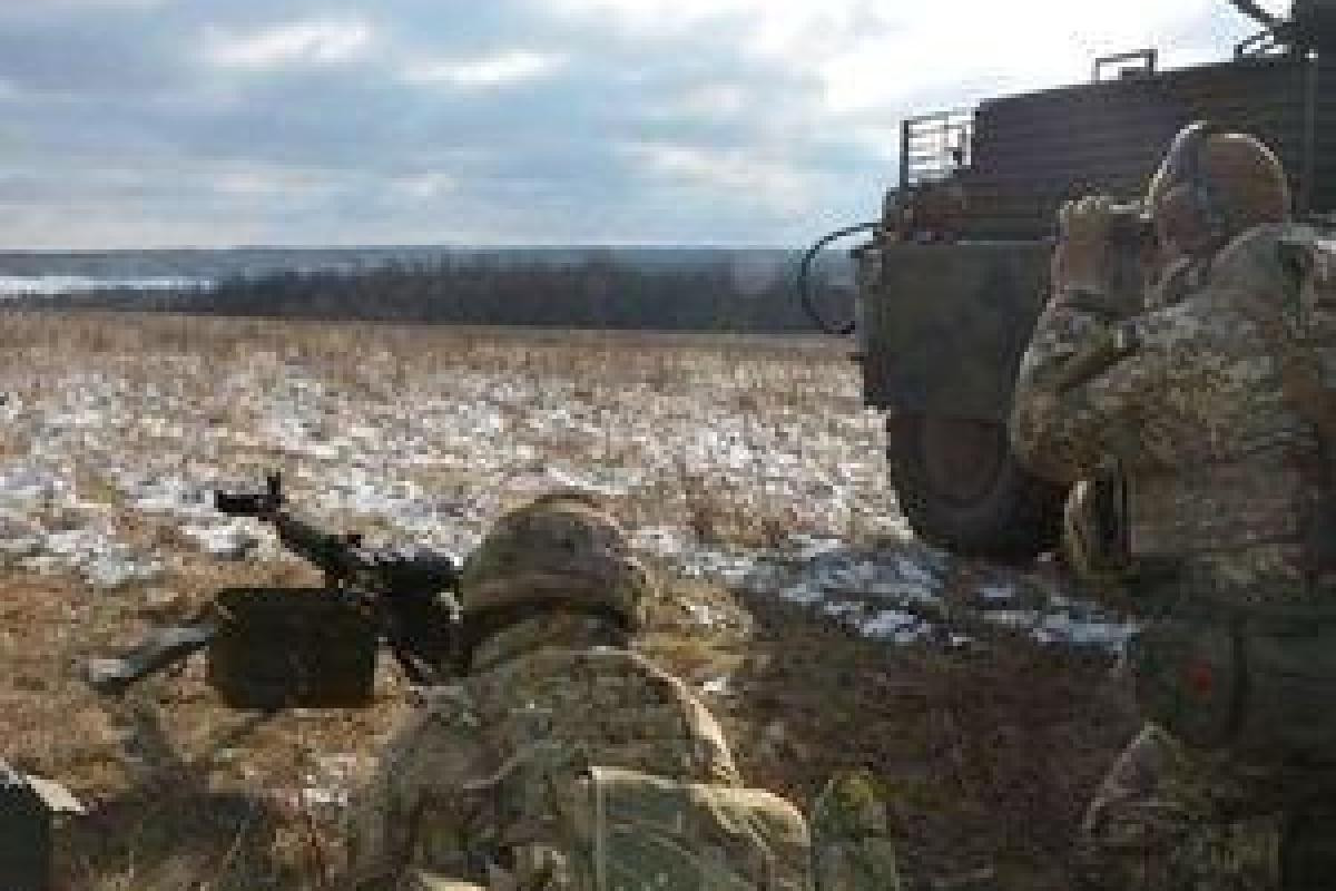 В результате вражеских обстрелов на Донбассе пострадали четыре человека, - Штаб АТО