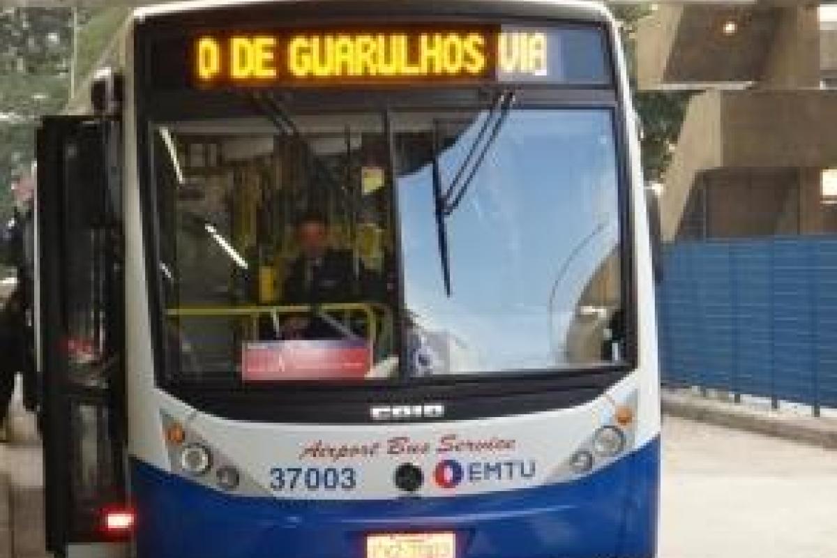 Самый нежный водитель автобуса стал звездой сети