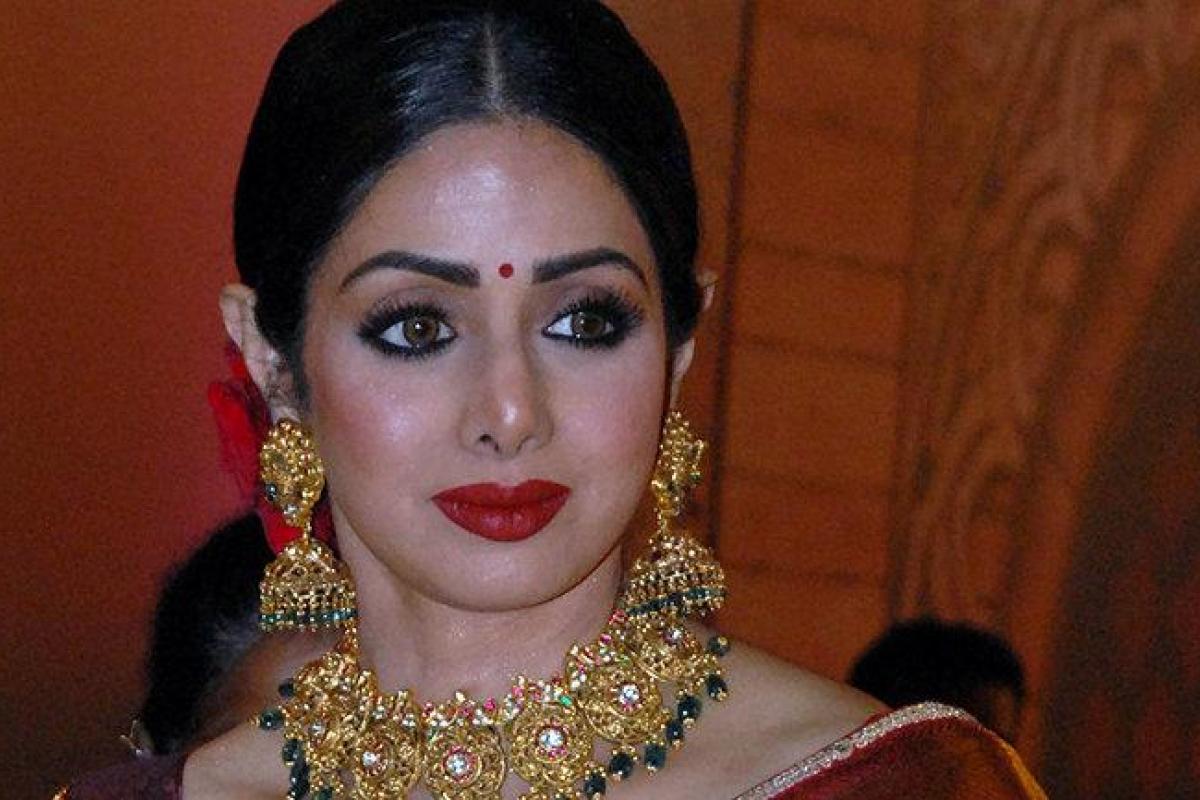 В Дубае от сердечного приступа скончалась королева Болливуда В Дубае от сердечного приступа скончалась королева Болливуда