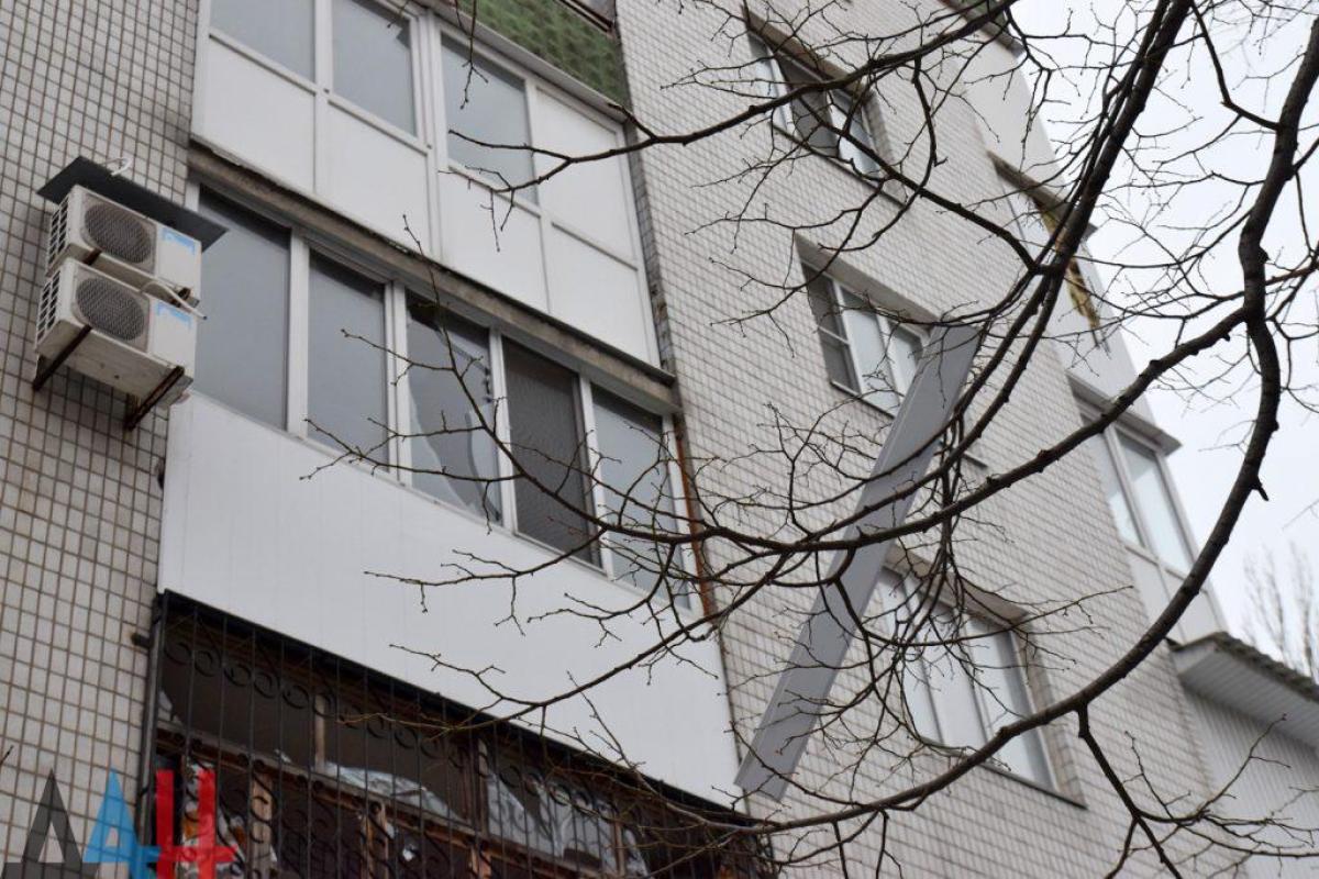 При покушении на "министра обороны ДНР" пострадали многоэтажки: обнародованы фото При покушении на "министра обороны ДНР" пострадали многоэтажки: обнародованы фото