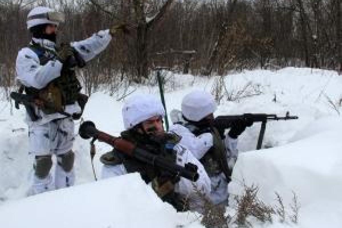 Военнослужащие ВСУ оригинально "поздравили" боевиков с Днем Валентина: кадры