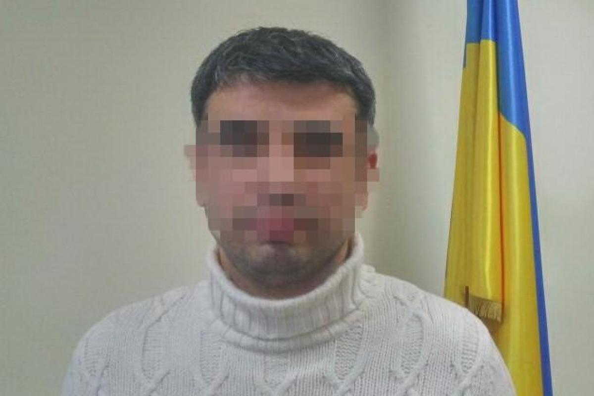 Ехал за биометрическим паспортом: СБУ задержала на КПВВ "Каланчак" бывшего "замминистра спорта" Крыма