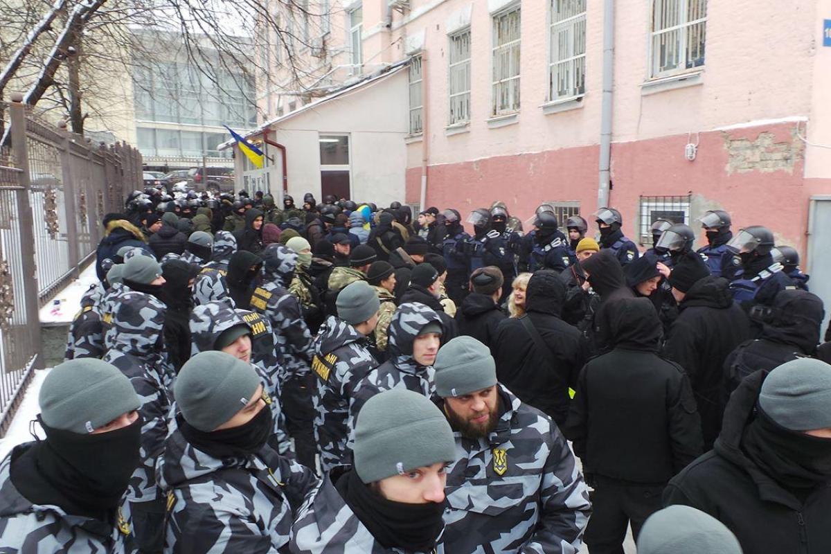 Суд над Трухановым: ранен сотрудник полиции