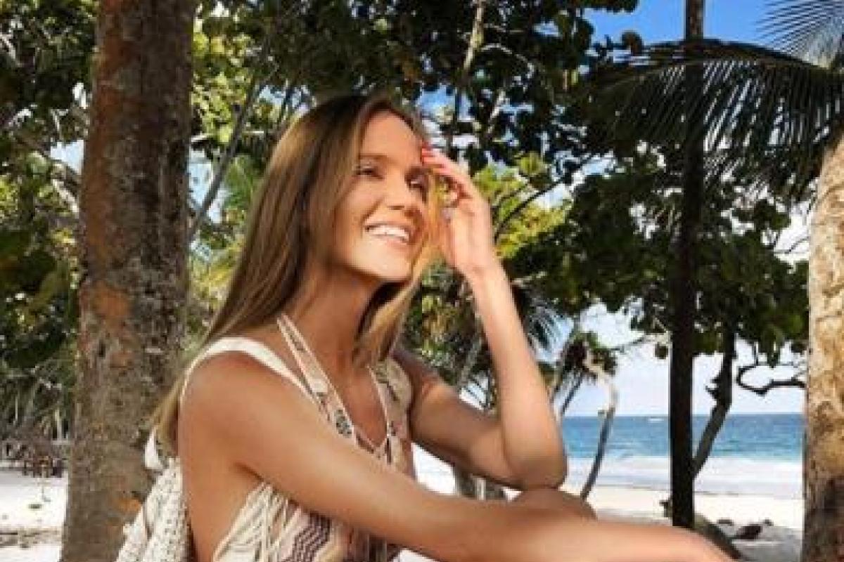 На обложку мужского журнала: Глюкоза показала идеальное тело На обложку мужского журнала: Глюкоза показала идеальное тело