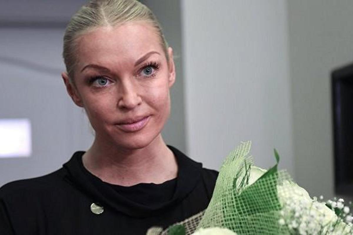 "У меня так сосед шизофреник танцует": соцсети взорвали безумные пляски Волочковой "У меня так сосед шизофреник танцует": соцсети взорвали безумные пляски Волочковой