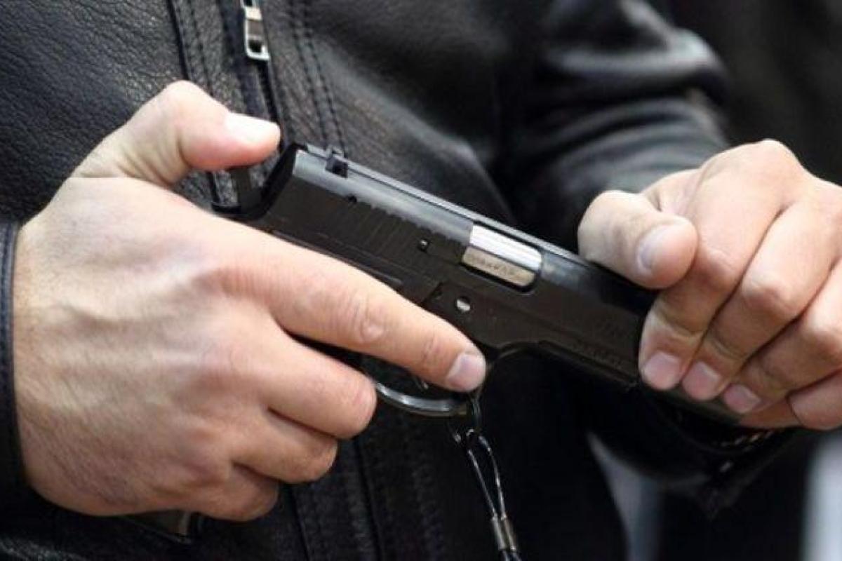 Закон, запрещающий приносить в ВРУ оружие: кто из нардепов отказался от осмотра Закон, запрещающий приносить в ВРУ оружие: кто из нардепов отказался от осмотра