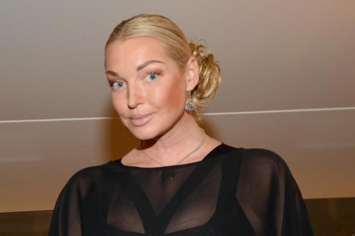 "Она очень сдерживает себя от шпагата": поклонники обсуждают новое фото голой Волочковой "Она очень сдерживает себя от шпагата": поклонники обсуждают новое фото голой Волочковой