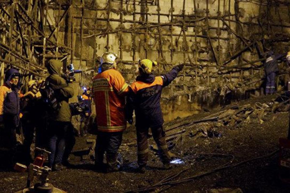 Смертельный пожар в "Зимней вишне": следователи начали допрашивать чиновников Смертельный пожар в "Зимней вишне": следователи начали допрашивать чиновников