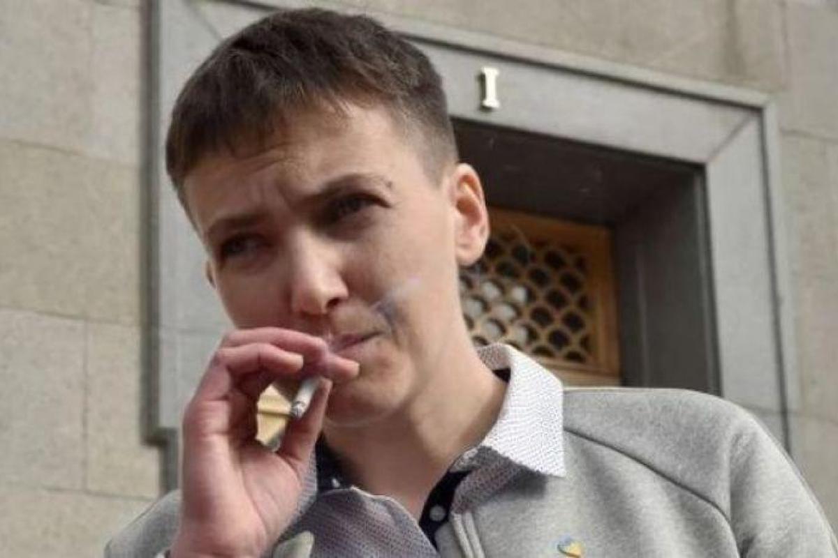 «Беги, Надя, беги»: Сеть кипит из-за срочного отъезда Савченко из Украины перед допросом «Беги, Надя, беги»: Сеть кипит из-за срочного отъезда Савченко из Украины перед допросом
