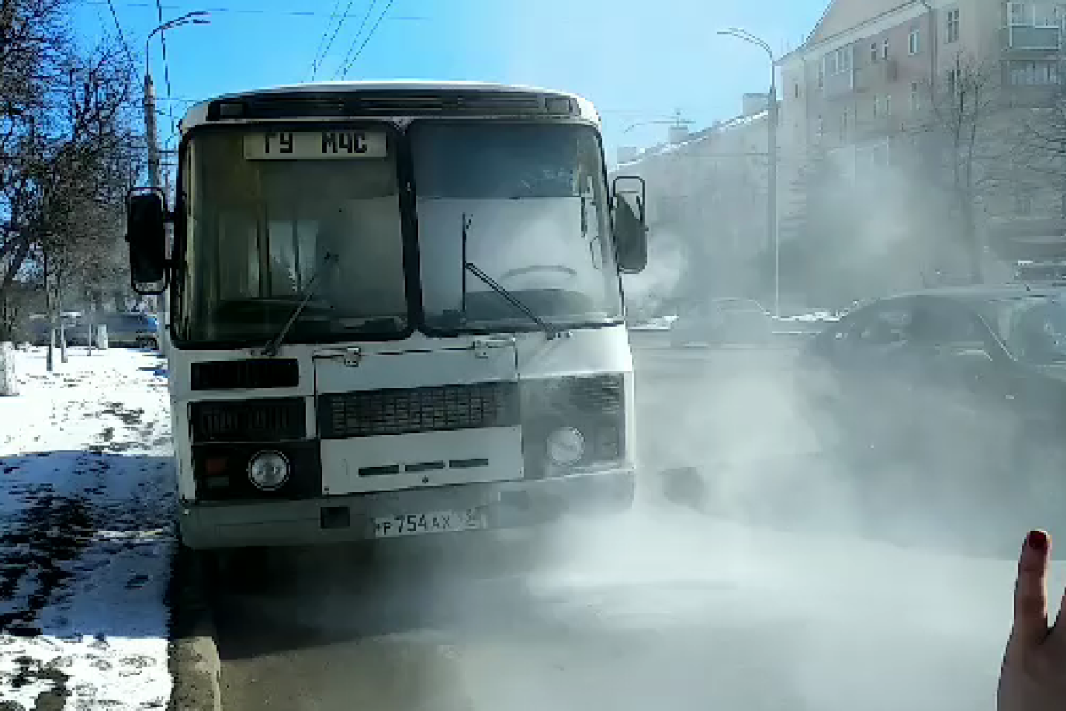 «Ехали проверять торговые центры»: в России загорелся автобус с журналистами