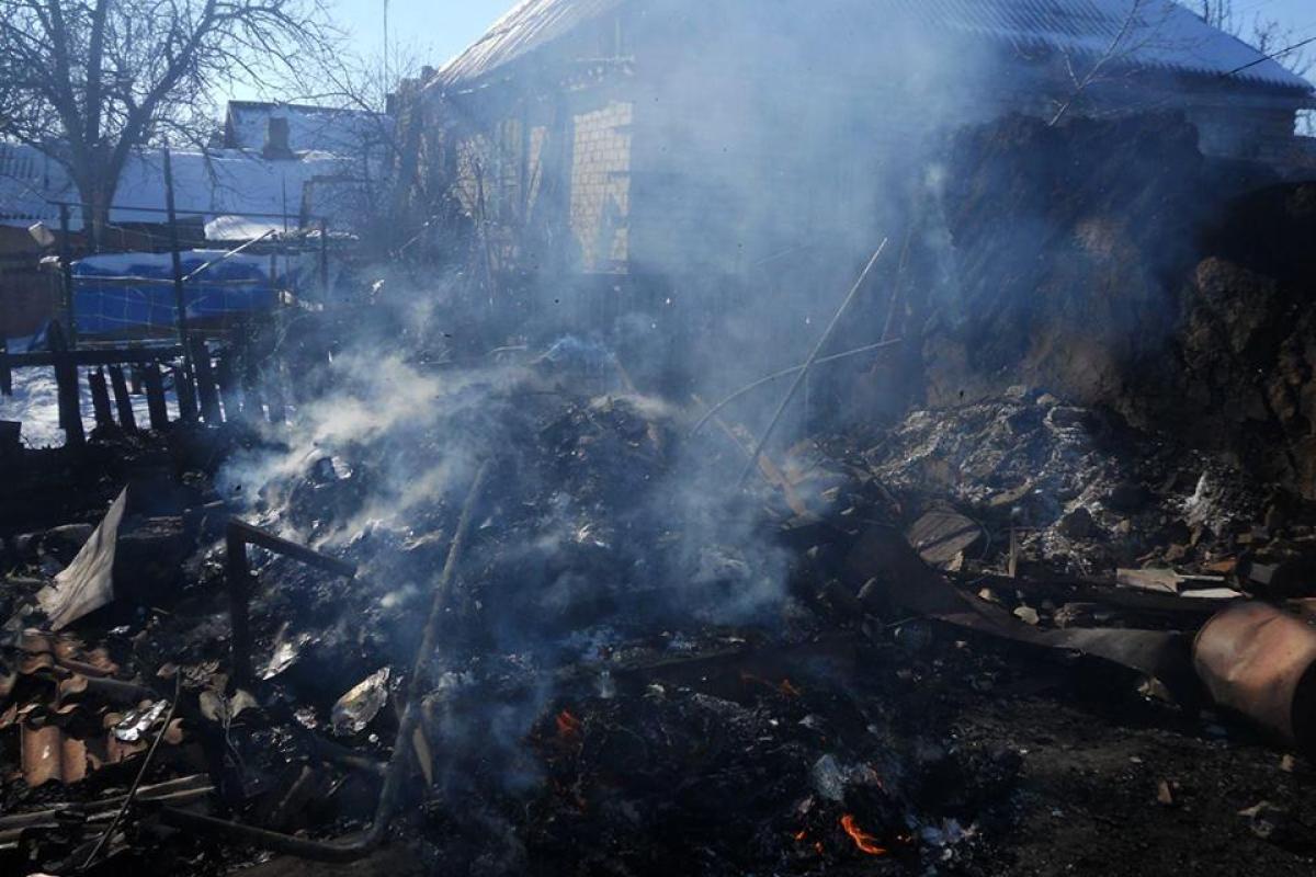Боевики обстреляли Зайцево, начался пожар Боевики обстреляли Зайцево, начался пожар