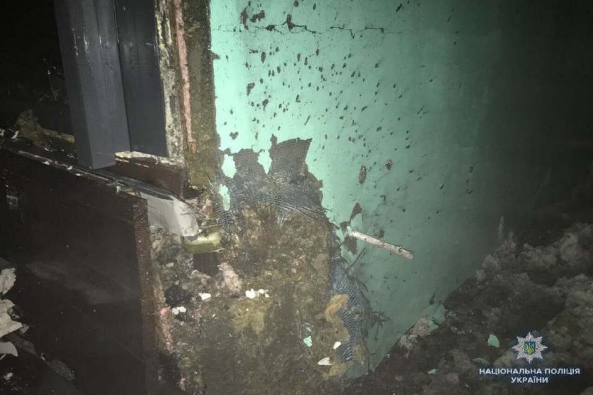 Ресторан в центре Киева обстреляли из гранатомета: кадры с места ЧП