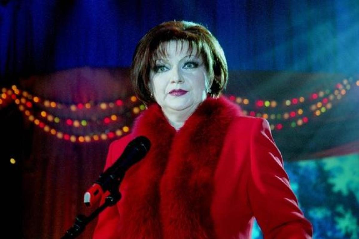 Елена Степаненко шокировала поклонников болезненным видом Елена Степаненко шокировала поклонников болезненным видом