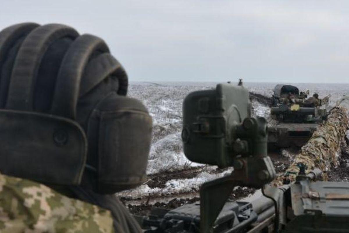 В результате обстрелов со стороны агрессора были ранены два военнослужащих В результате обстрелов со стороны агрессора были ранены два военнослужащих