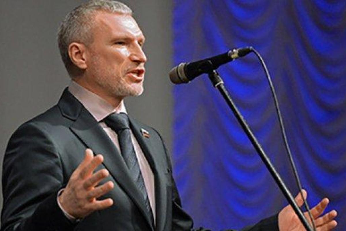 «В гостях у боевиков»: российский депутат заявил, что попал под обстрел на Донбассе «В гостях у боевиков»: российский депутат заявил, что попал под обстрел на Донбассе