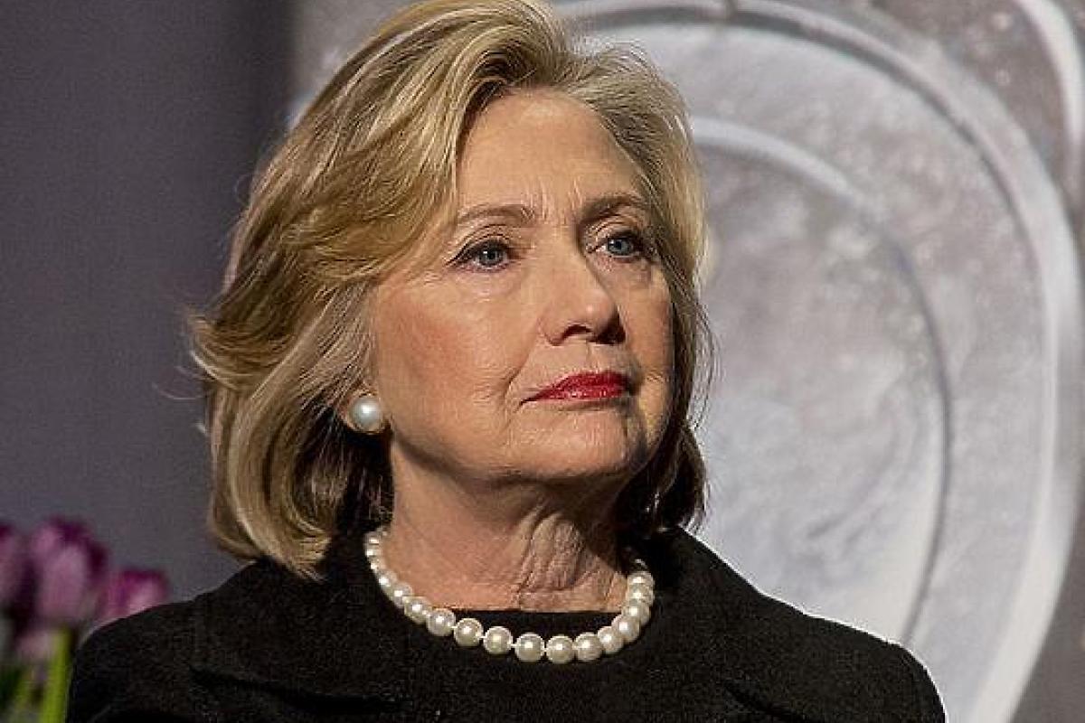 Хиллари Клинтон попала в больницу в Индии