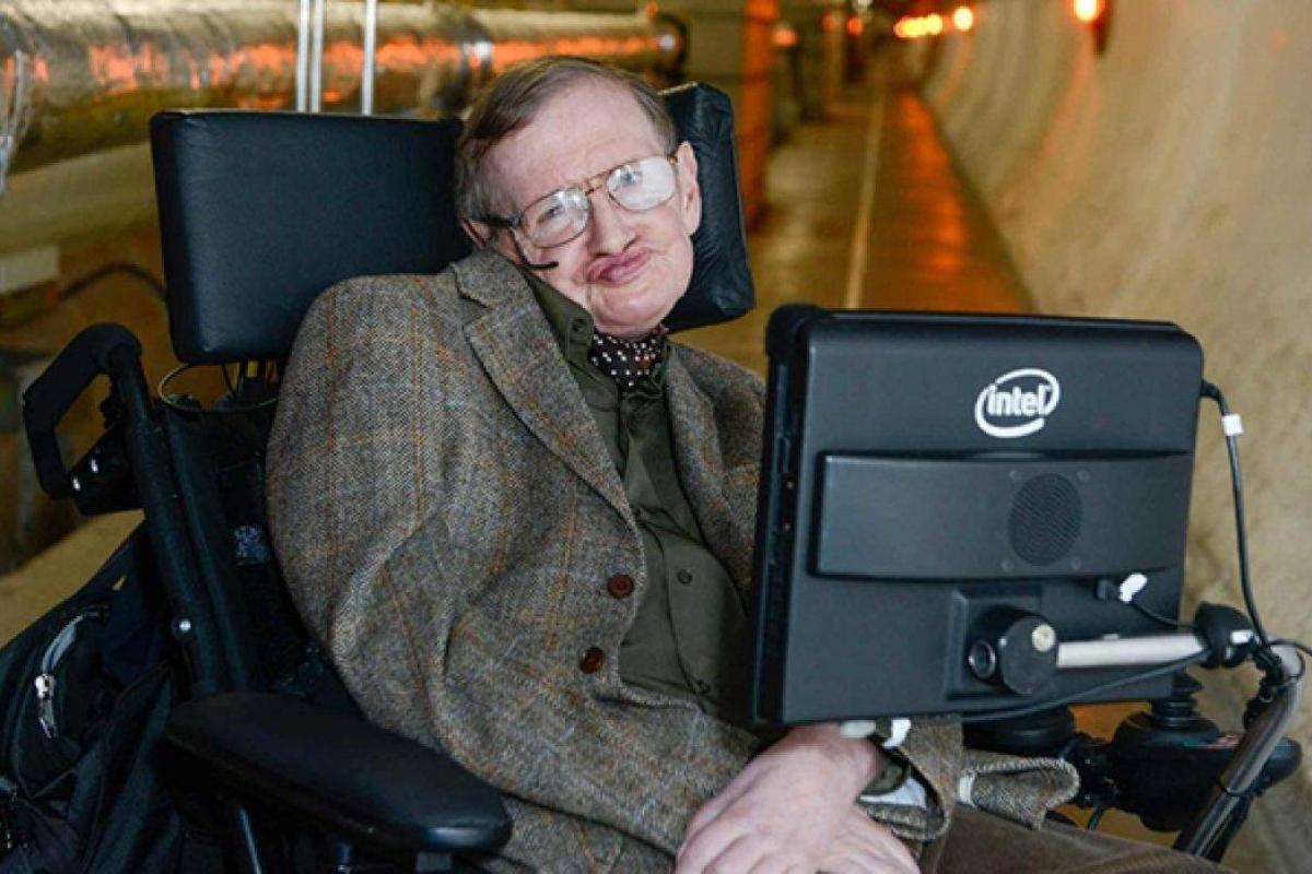 Умер знаменитый ученый Стивен Хокинг, который призывал людей бежать с Земли