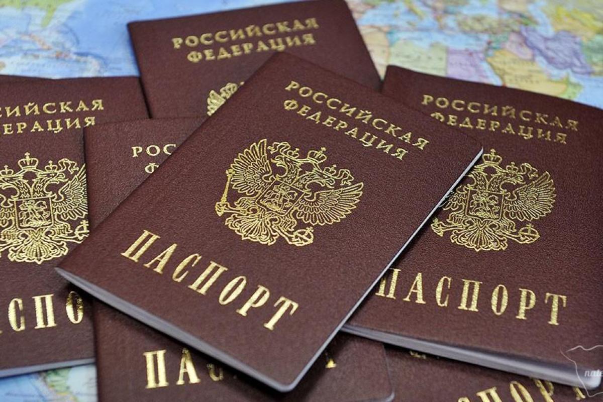 Признание российских наемников: У "ихтамнетов" забирают паспорта в "ЛДНР"