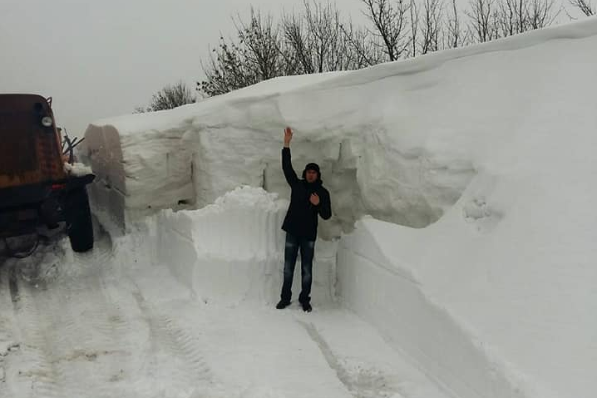 В Луганской области намело трехметровые сугробы: фото В Луганской области намело трехметровые сугробы: фото