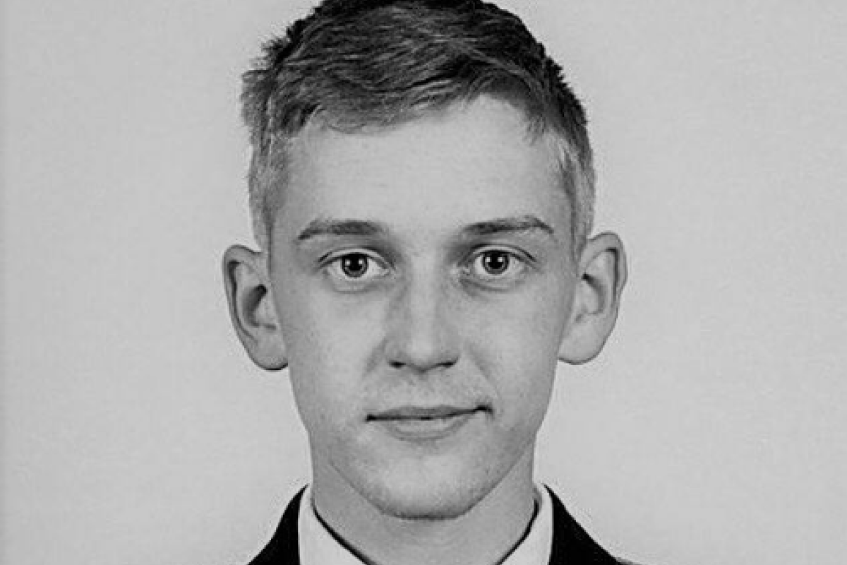 В поезде "Хмельницкий - Лисичанск" нашли мертвым 22-летнего военнослужащего В поезде "Хмельницкий - Лисичанск" нашли мертвым 22-летнего военнослужащего