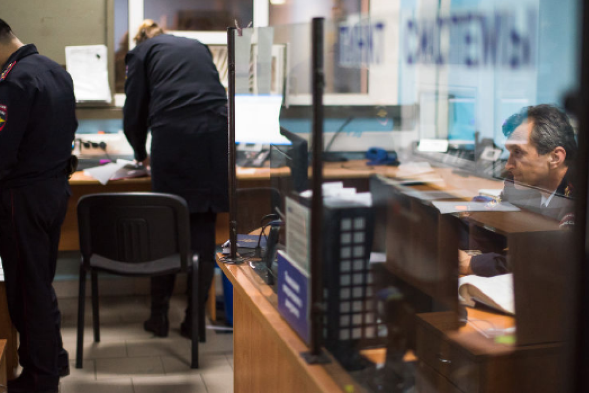 В Сочи подростки избили школьного охранника В Сочи подростки избили школьного охранника