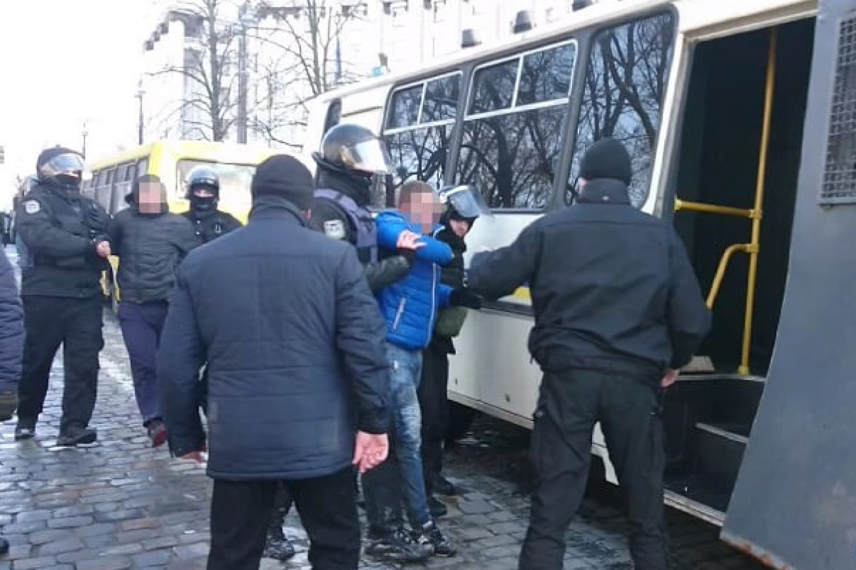 Акция протеста под Кабмином: задержаны семь активистов