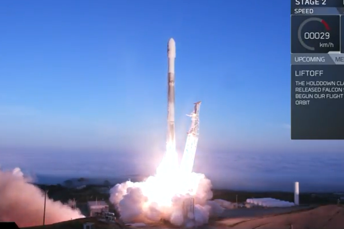 SpaceX запустила ракету Falcon 9 с десятью спутниками связи SpaceX запустила ракету Falcon 9 с десятью спутниками связи