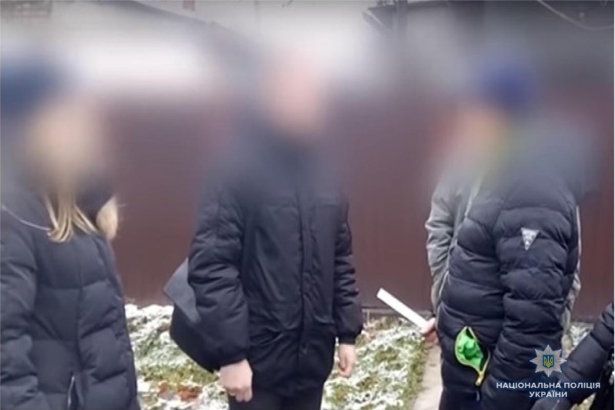Задержан преступник, который приезжал в Киев и нападал на подростков Задержан преступник, который приезжал в Киев и нападал на подростков