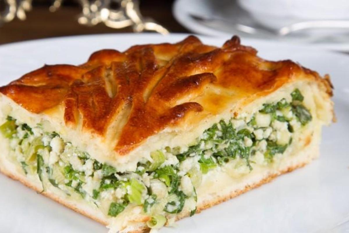 Заливной пирог с яйцом и зеленью