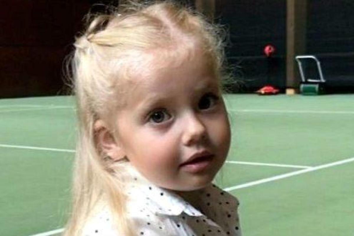 "Вылитая Пугачева": Лиза Галкина порвала сеть в свадебном платье "Вылитая Пугачева": Лиза Галкина порвала сеть в свадебном платье