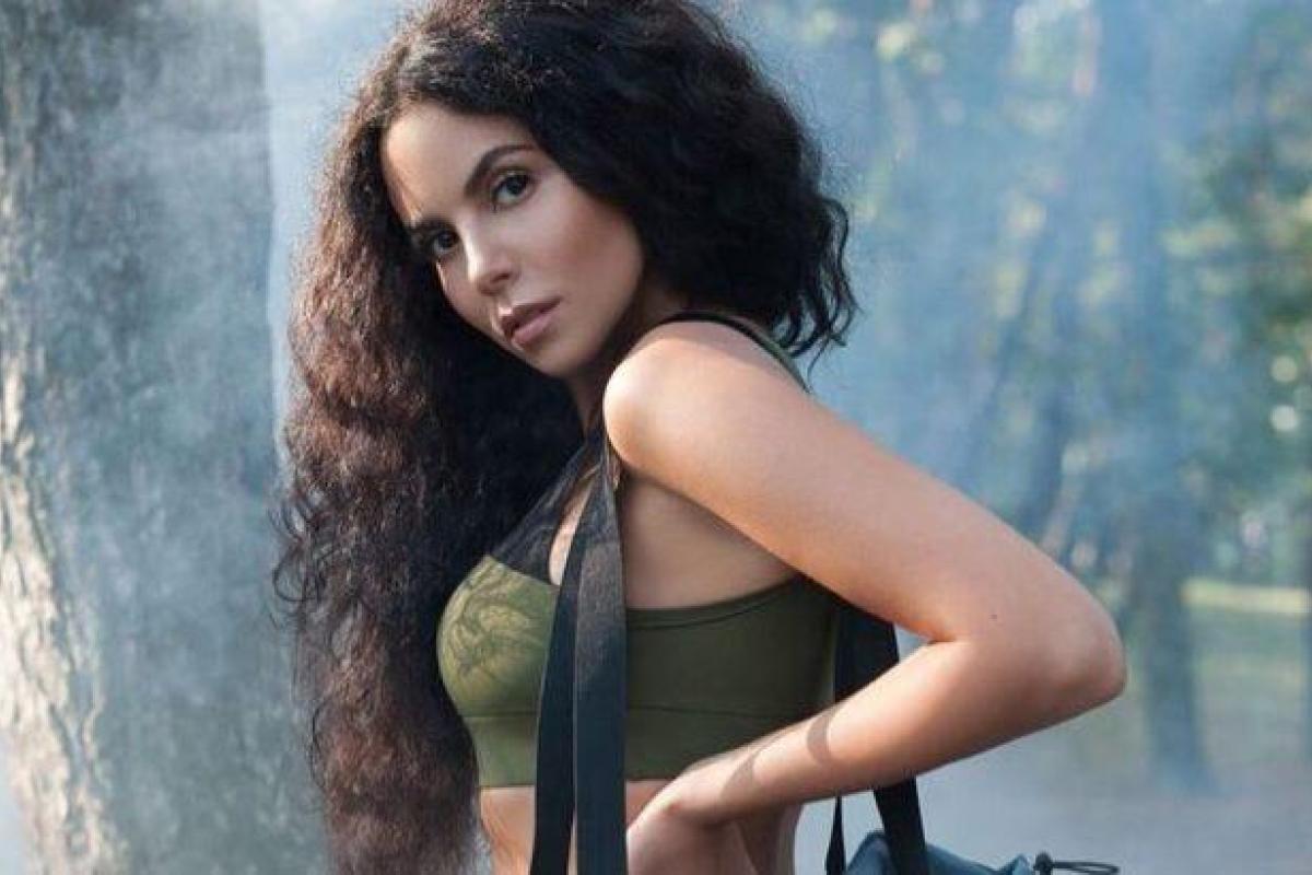 "Это уже слишком": Поклонники раскритиковали интимное фото певицы Насти Каменских "Это уже слишком": Поклонники раскритиковали интимное фото певицы Насти Каменских