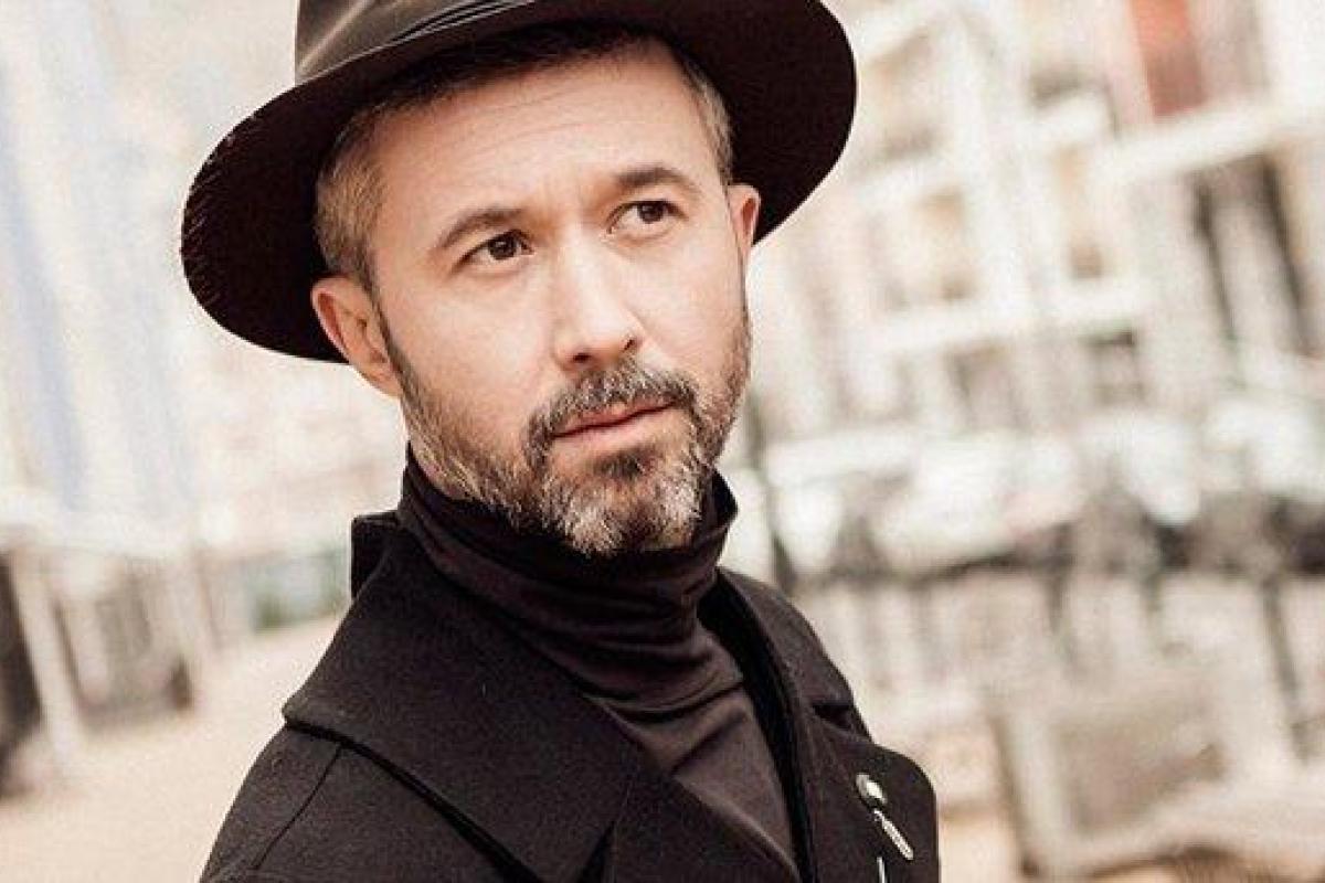 "Похож на Брэда Питта": Сергей Бабкин шокировал сменой имиджа "Похож на Брэда Питта": Сергей Бабкин шокировал сменой имиджа