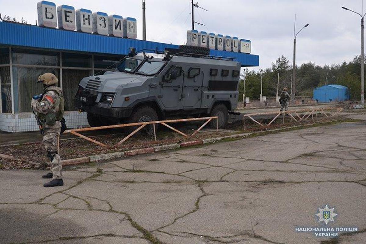 Боевики выдали фейк о «погроме на заправке в Лисичанске»: что произошло на самом деле Боевики выдали фейк о «погроме на заправке в Лисичанске»: что произошло на самом деле