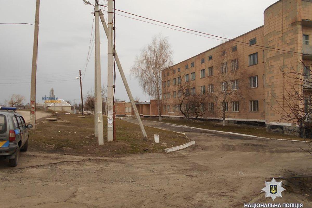 Трое молодых парней убили 32-летнего рабочего на Харьковщине Трое молодых парней убили 32-летнего рабочего на Харьковщине