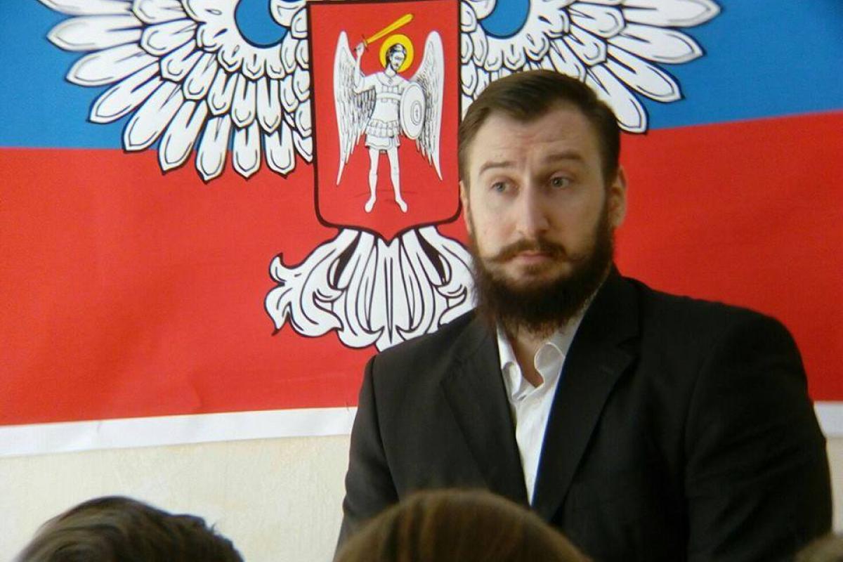 На украинских телеканалах "крутят" рекламу с фанатом "ДНР": видео На украинских телеканалах "крутят" рекламу с фанатом "ДНР": видео