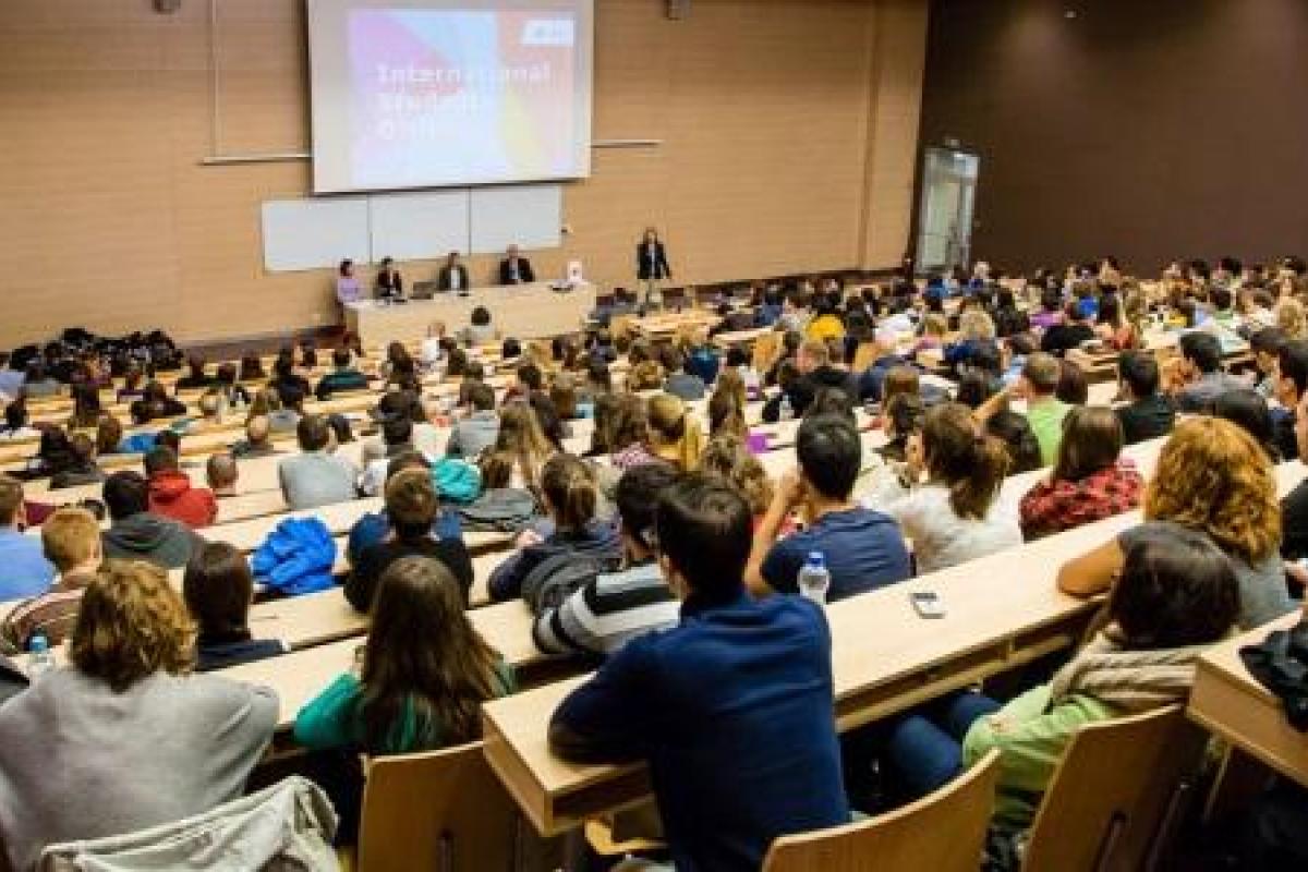 Реформа образования в действии: в Украине упразднили термин "вуз" Реформа образования в действии: в Украине упразднили термин "вуз"