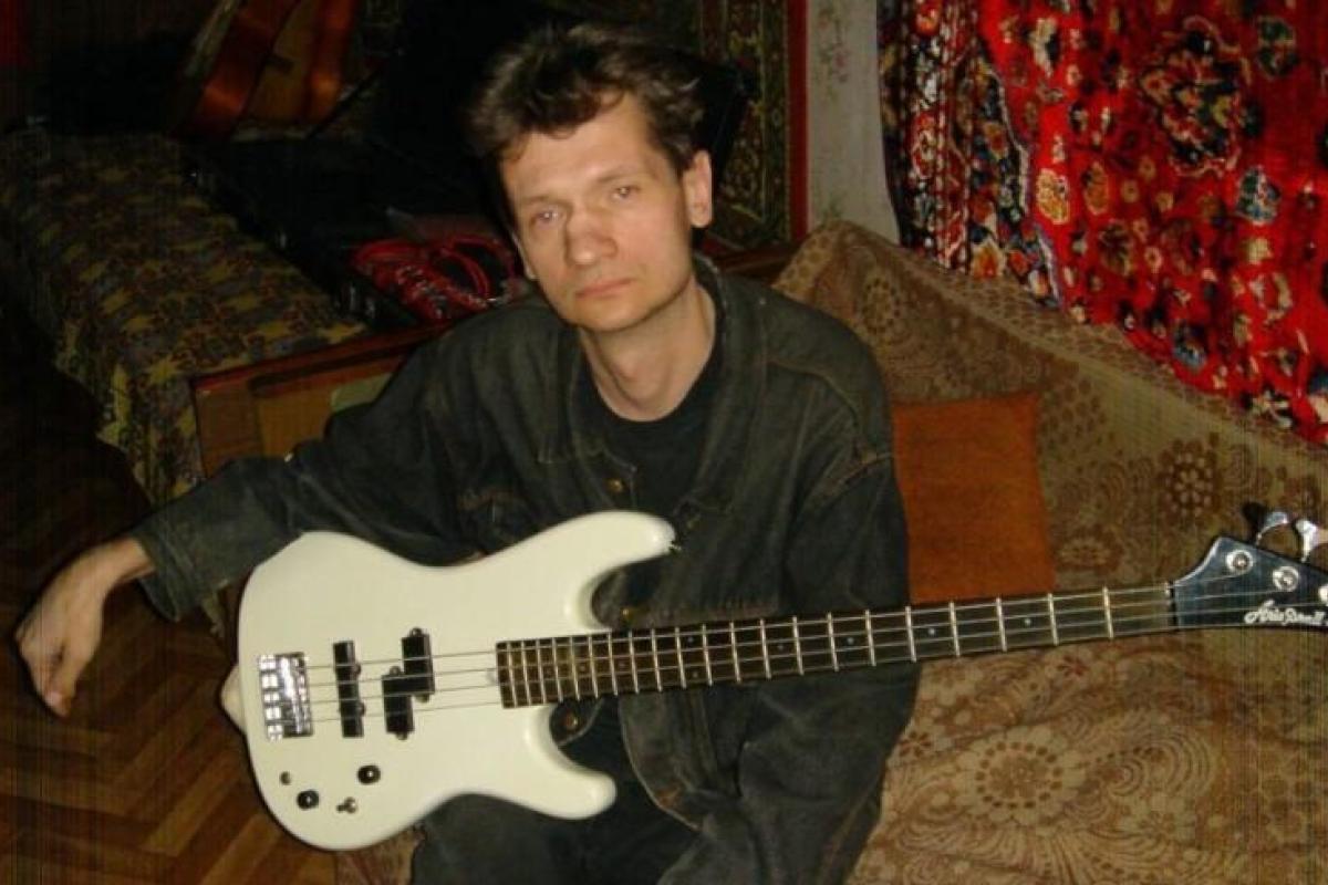 В России умер бывший гитарист культовой рок-группы «Сектор Газа» - СМИ В России умер бывший гитарист культовой рок-группы «Сектор Газа» - СМИ