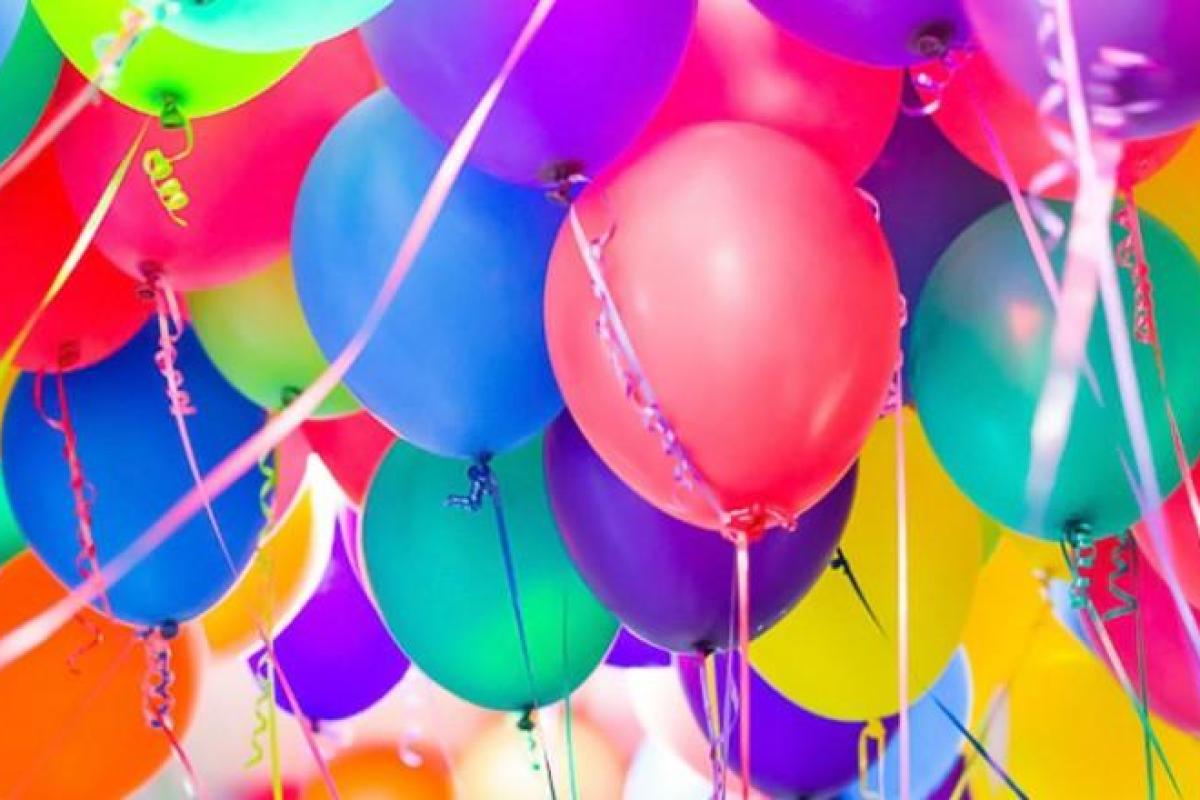 Оформление воздушными шарами – самый популярный вид украшения праздника Оформление воздушными шарами – самый популярный вид украшения праздника