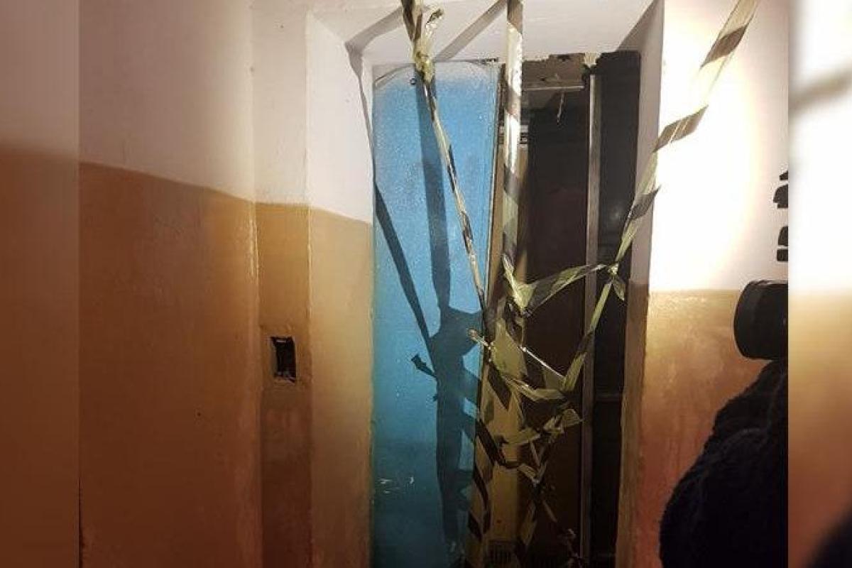 В Казахстане лифт оторвал женщину ногу, после чего она скончалась В Казахстане лифт оторвал женщину ногу, после чего она скончалась