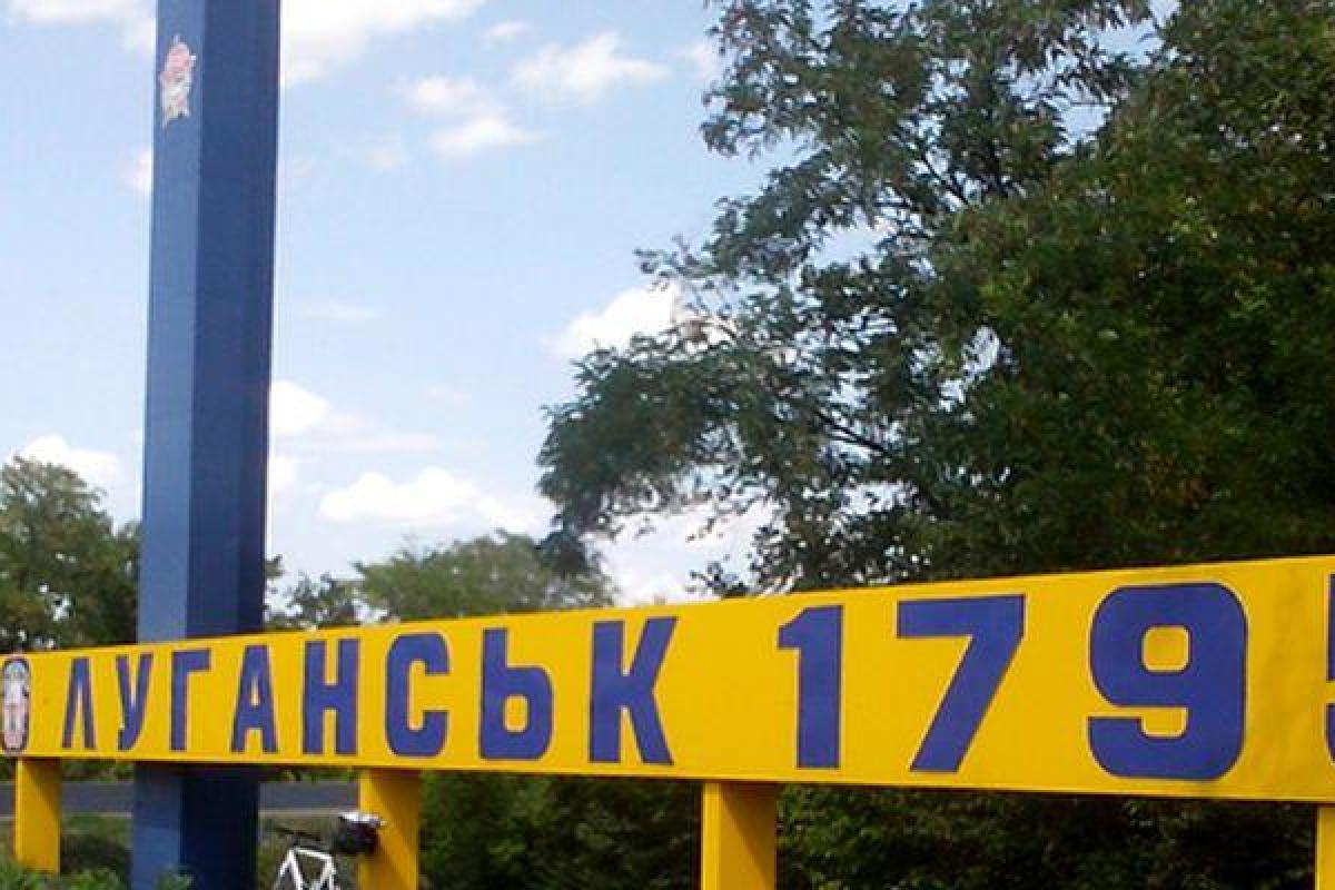 "Победобесие началось": В соцсети высмеяли танк, который провезли по улицам Луганска "Победобесие началось": В соцсети высмеяли танк, который провезли по улицам Луганска