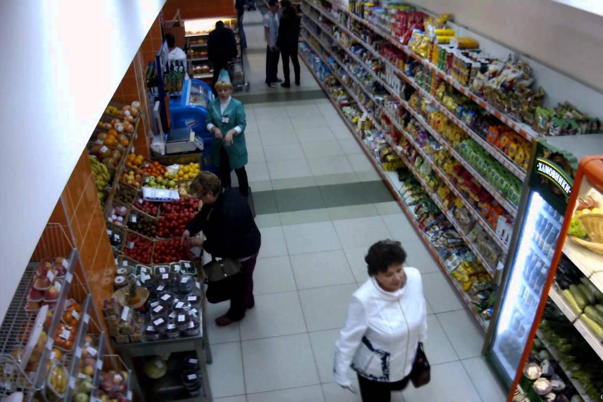 В киевском супермаркете произошла драка подростков с охранниками магазина В киевском супермаркете произошла драка подростков с охранниками магазина