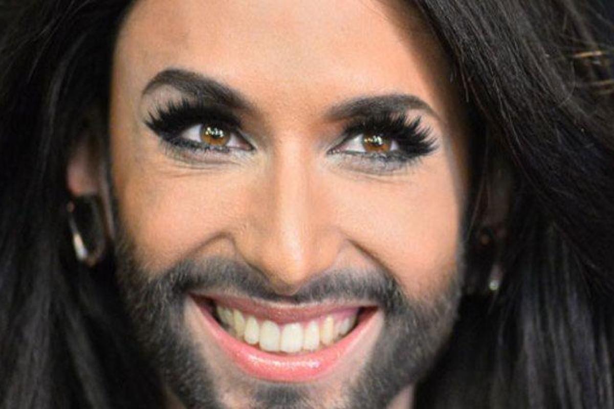 Кончита Вурст "умерла": певец Том Нойвирт стал брутальным дрэг-певцом Кончита Вурст "умерла": певец Том Нойвирт стал брутальным дрэг-певцом