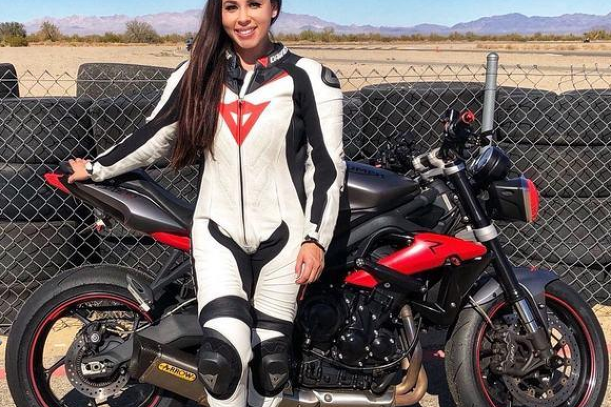 Звезда Instagram разбилась на мотоцикле после смерти своих родителей