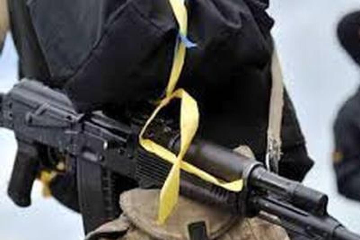 На Донбассе партизаны напали на боевиков и отобрали оружие На Донбассе партизаны напали на боевиков и отобрали оружие