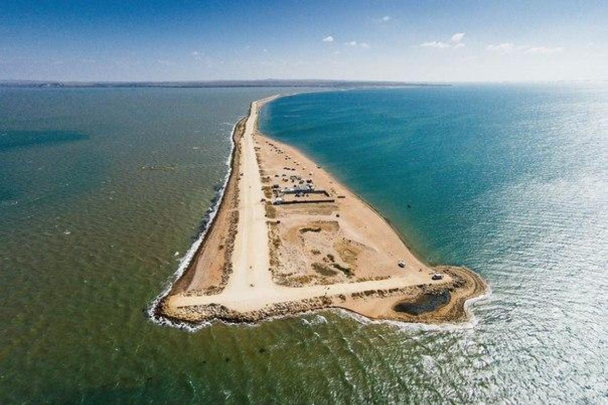 "Власти" Крыма передали в собственность РФ часть острова Тузла: журналист объяснил зачем "Власти" Крыма передали в собственность РФ часть острова Тузла: журналист объяснил зачем
