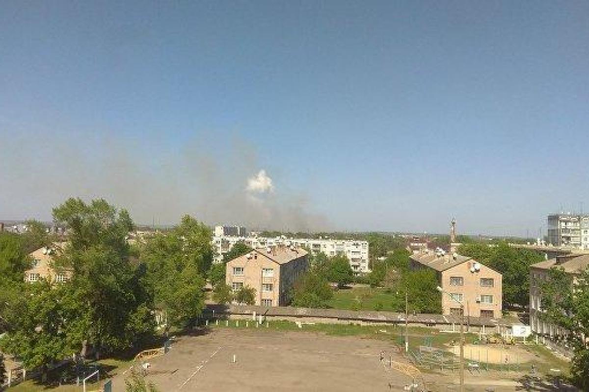 К тушению пожара в Балаклее подключилась авиация К тушению пожара в Балаклее подключилась авиация