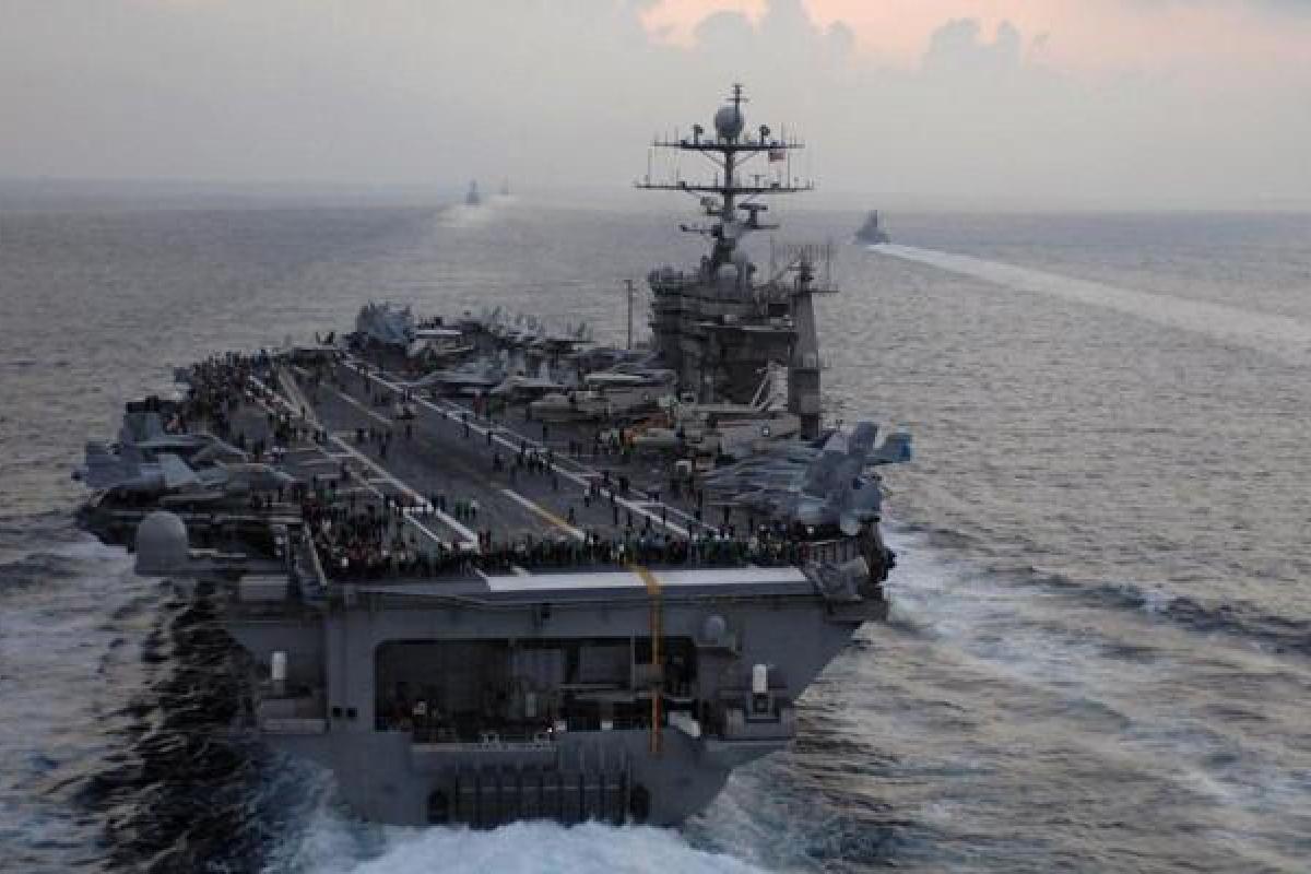 Ударная группа ВМС США во главе с авианосцем "Гарри Трумэн" начала наносить удары по Сирии